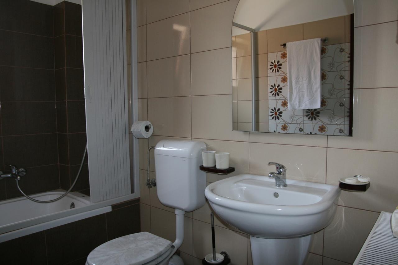 Hotel Kilometrul Zero Dragasani Esterno foto