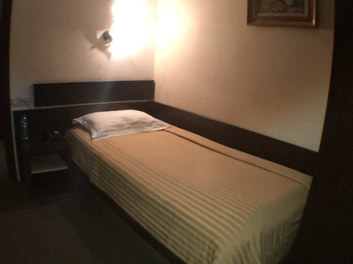 Hotel Kilometrul Zero Dragasani Esterno foto